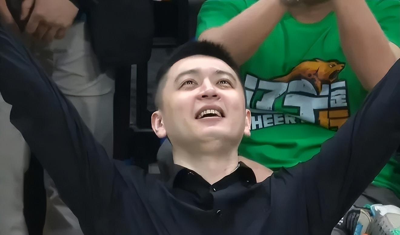 热搜第一!杨鸣辞职!球队4连败,单节仅得4分,成为导火索