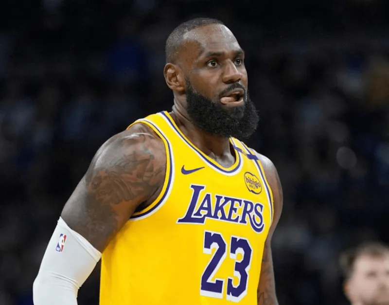 湖人胜鹈鹕!斯玛特+3替补完美辅助,东詹轰48分,里弗斯太铁!